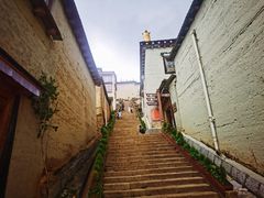 -噶丹松赞林寺