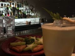 -FOUR PLAY BAR