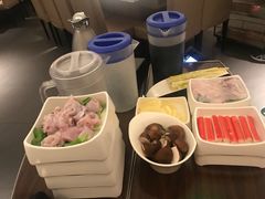 -海底捞火锅鲜切牛肉主题店(长寿路店)