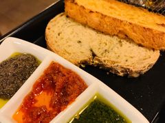 餐前面包蒜黄油-安妮意大利餐厅(国贸店)