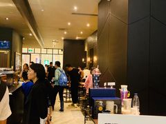 等位区-星巴克臻选(南京金茂览秀城店)