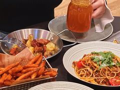 -théATRE茶聚场·餐厅(环球金融中心店)