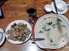-泉畔人家·老济南经典鲁菜(大明湖店)