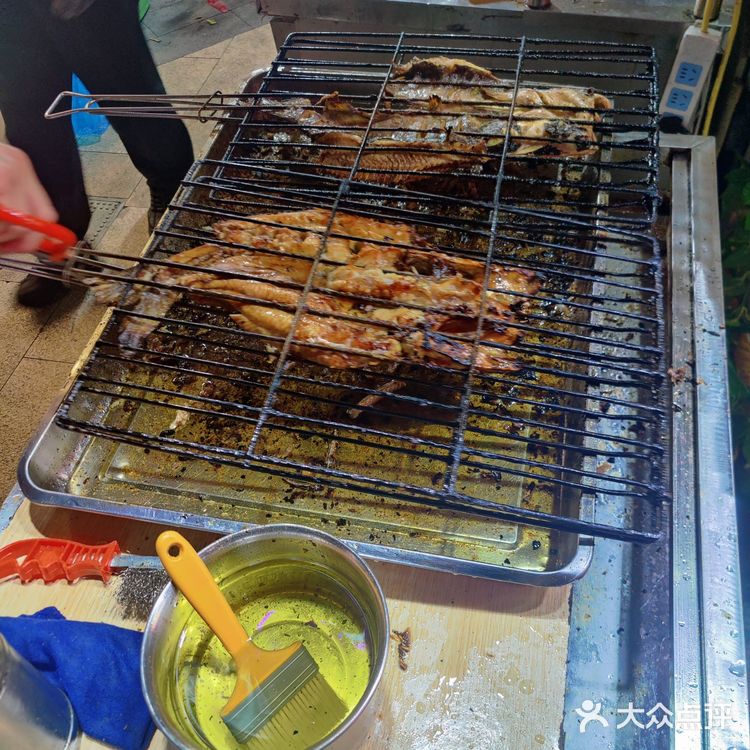 晚后鱼笙深夜烧烤人间烟火气!