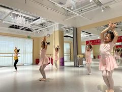 -炫艺舞蹈培训中心(枫尚奥特莱斯店)