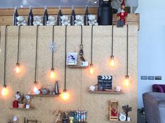 -Chom Cafe and Restaurant