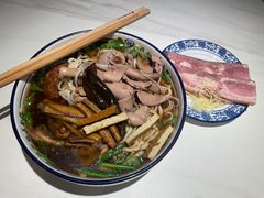 -镇南锅盖面馆(解放路店)