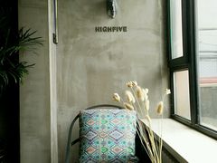 -HIGH FIVE哈福手工汉堡(桂林路店)