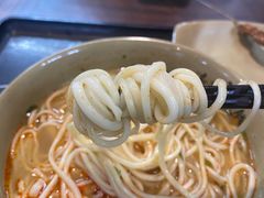 -亮亮面馆(经六路店)