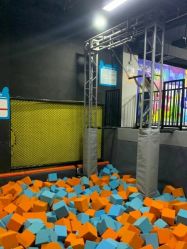 -蹦贝运动中心·蹦床·攀岩·闯关(龙岗店)