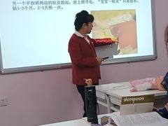 -爱月宝月嫂·育儿嫂(哈尔滨总店)