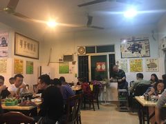 大堂-华哥新鲜猪精品美食