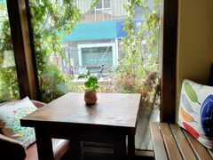 靠窗位-1013咖啡书吧(兰庭国际店)