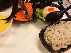 -鲜入围煮花胶鸡海鲜火锅