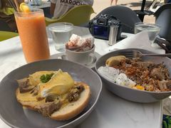 -The Sunny Side Cafe Station 1