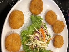 -J Daeng Seafood