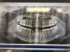 -瑞尔齿科(上海长风大悦城店)