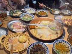 -洱火云南酸菜牛肉火锅(石景山当代商城店)