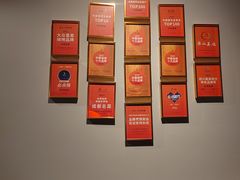 -何师烧烤·小龙虾·江湖川菜·精酿啤酒(成温店)