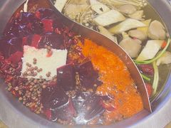 -沸炉重庆老火锅(军事博物馆店)