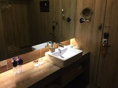 -西安大雁塔科技大学地铁站亚朵酒店