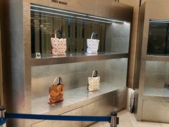 -三宅一生 (阪急梅田本店)