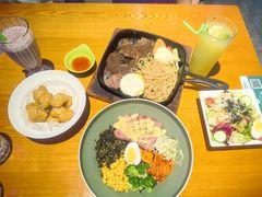 -豪客嘉族·麦尼顿西餐厅(乐福天下店)
