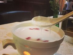 -燕庭·纯燕窝·甜品下午茶(南京西路店)