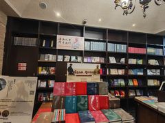 -钟书阁(松江泰晤士小镇店)