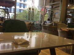 靠窗位-董小姐咖妃·咖啡·简餐.意面(松江大学城店)