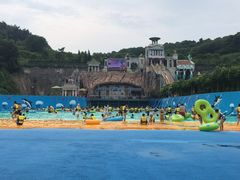-平湖九龙山乐满地水上乐园