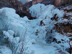 -大平台龙居瀑布旅游区