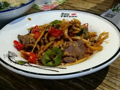 酸笋紫苏炒牛肉-屋顶花园餐厅(步行街老地王大厦店)