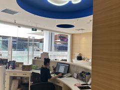 -瑞尔齿科(上海长风大悦城店)