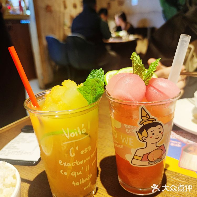杭州最火的泰国菜❗人均排队2小时[流泪]