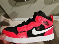 -NIKE品牌体验店(金源新燕莎店)