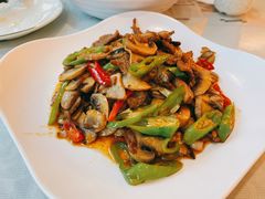 -汗腾格里·风味餐厅(新疆驻京办店)