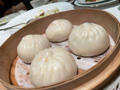 蟹黄包子-新荣记(建国门外大街店)