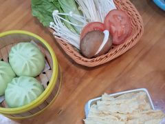 -老何家后安粉·糟粕醋海鲜火锅(三亚湾椰梦长廊店)