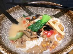 -蒙自源小锅米线(金佰利店)