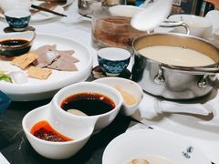 -红鼎豆捞·非遗鲍皇汤火锅(宝丰路店)