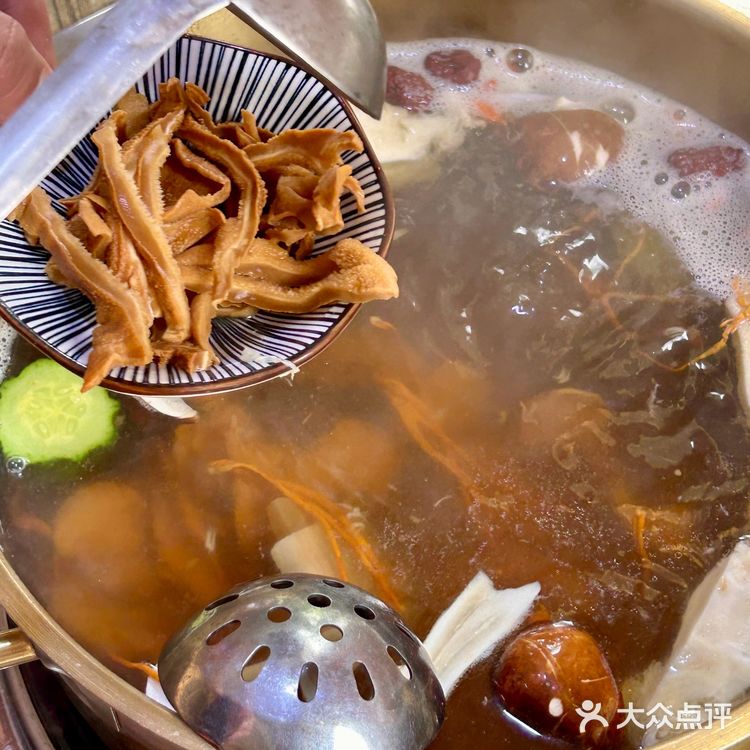 在大理｜云南的夏天当然要吃菌子啦！