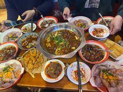 -爆炸头阿姨小四川正宗川味小吃(无任何分店)