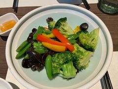 橄榄油炒田园时蔬-港丽餐厅(来福士店)