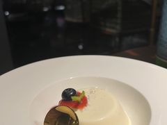 -MONICH牛排融合餐厅(和义大道购物中心店)