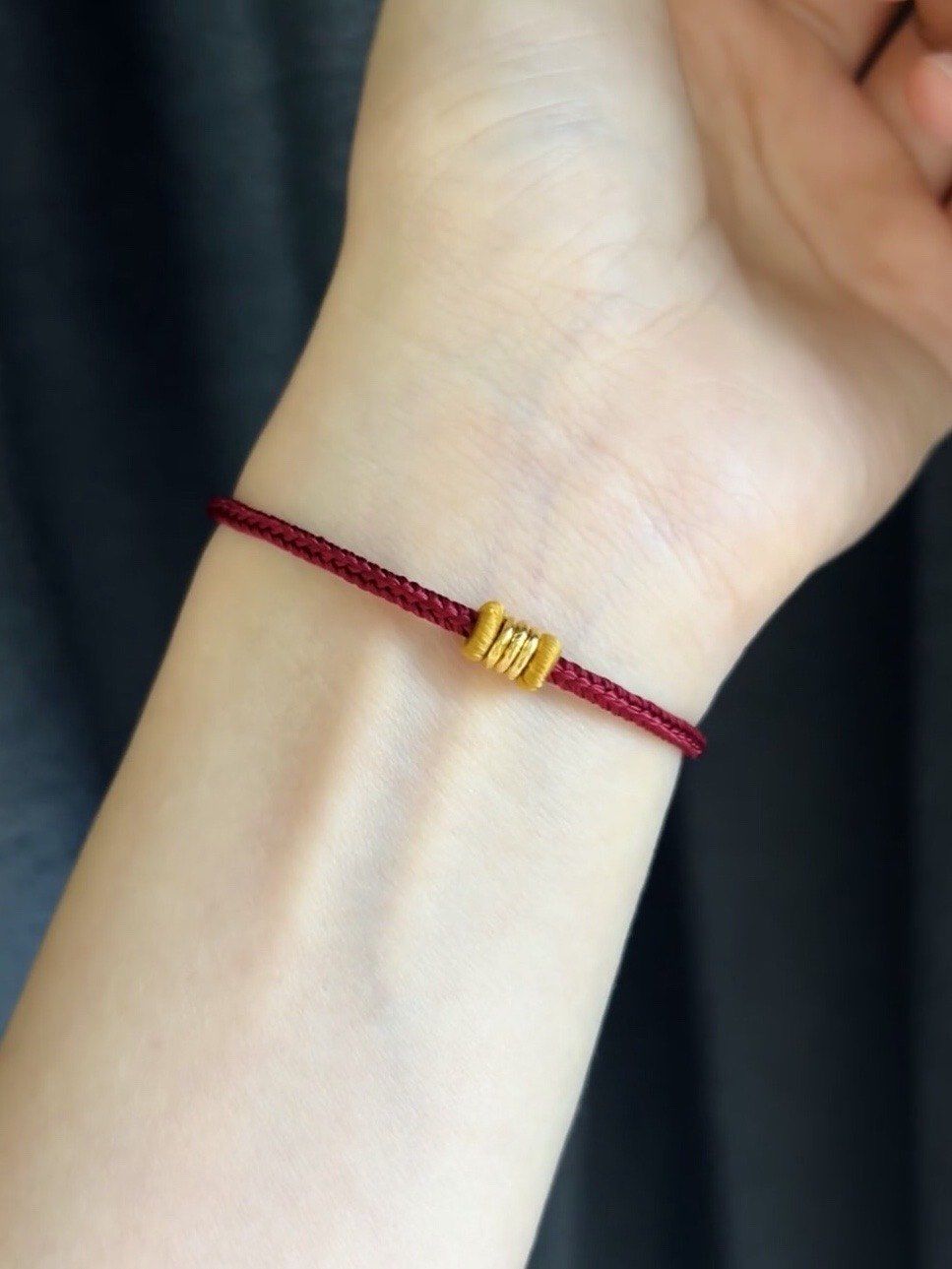 单独戴或者叠戴都很好看
#0元玩转这座城#足金手链 #手绳 #编绳黄金