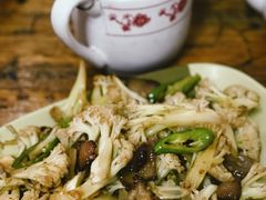 腊肉炒菜花-文记煲仔饭