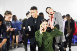 王府井周年庆时装秀 后场 忙碌的我-意念造型