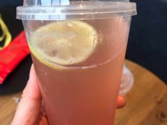 -蔚来中心(北京中关村店)