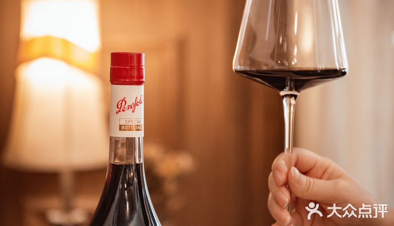 新年小酌，闺蜜就是要一起奔富